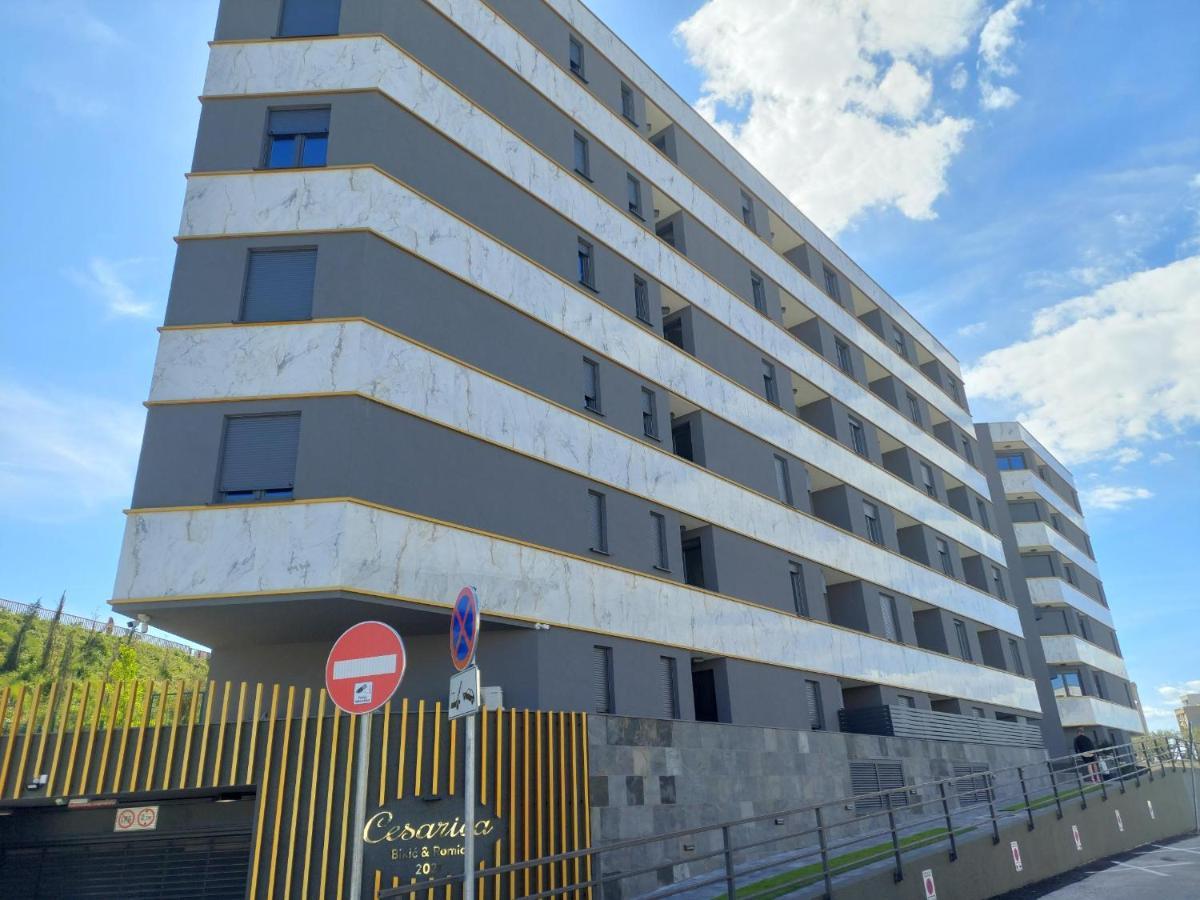 Apartment Paola With Free Private Parking Place Split Buitenkant foto