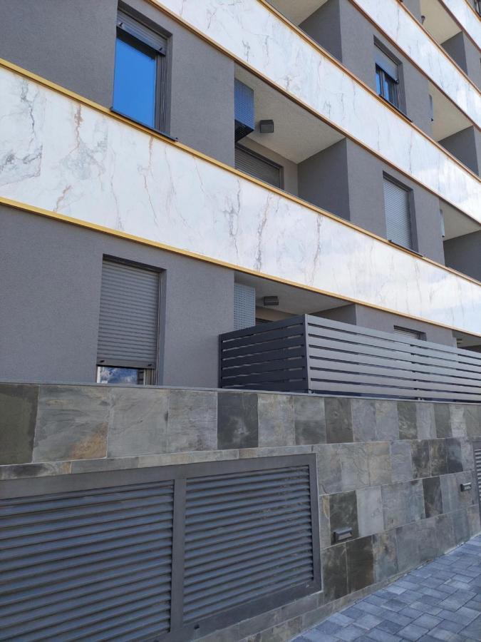Apartment Paola With Free Private Parking Place Split Buitenkant foto