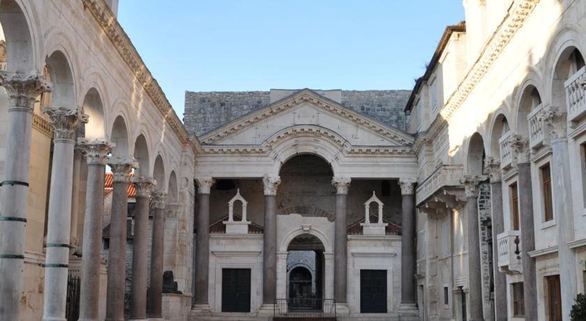 Apartment Paola With Free Private Parking Place Split Buitenkant foto