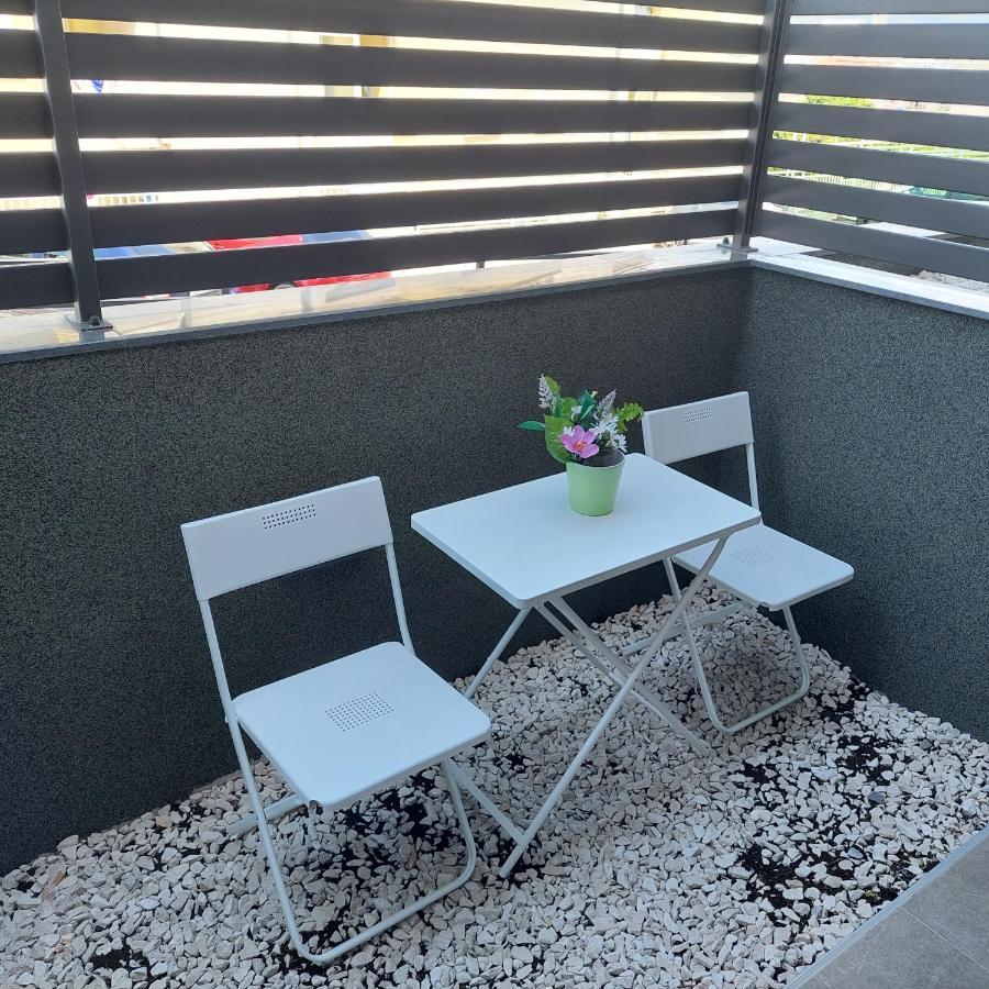 Apartment Paola With Free Private Parking Place Split Buitenkant foto